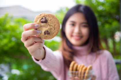 18 Year Old Tianas Sweet Fresh Cookies